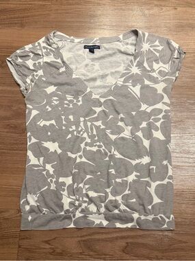 Y2K American Eagle Floral V-neck Tee